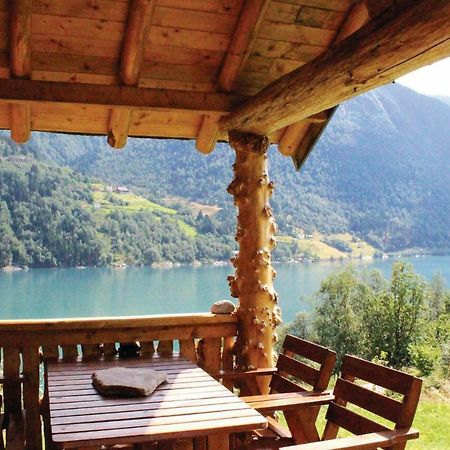 Cozy Home In Fjaerland With House A Mountain View Luaran gambar