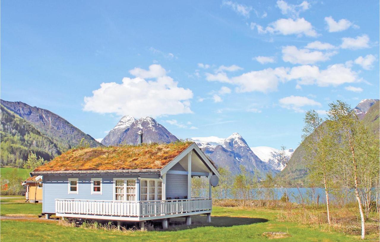 Cozy Home In Fjaerland With House A Mountain View Luaran gambar