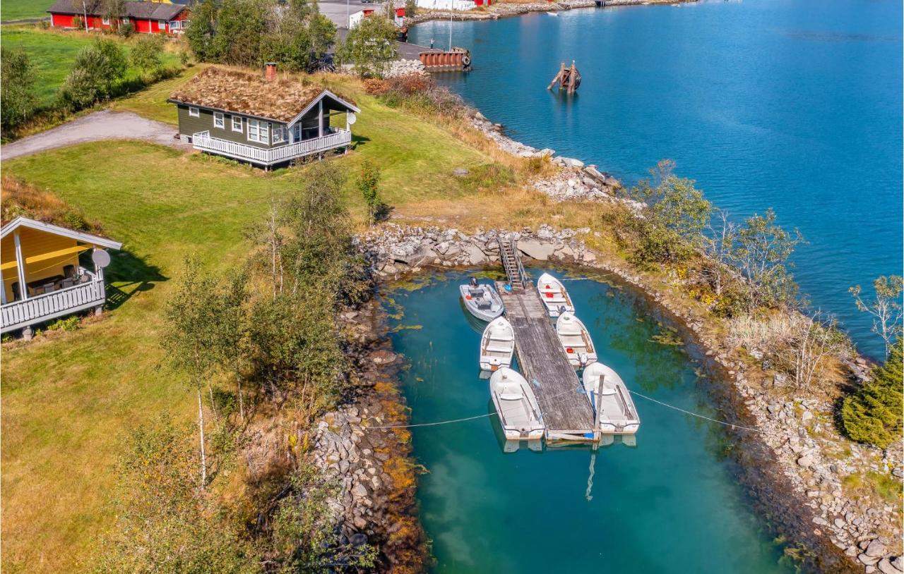 Cozy Home In Fjaerland With House A Mountain View Luaran gambar